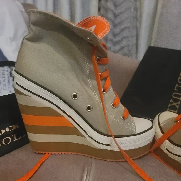 Rock & Candy gold deluxe platform sneakers size 8.5 - Picture 5 of 9